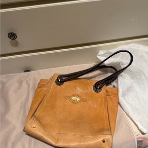 Elegant UE Tan Leather Shoulder Bag